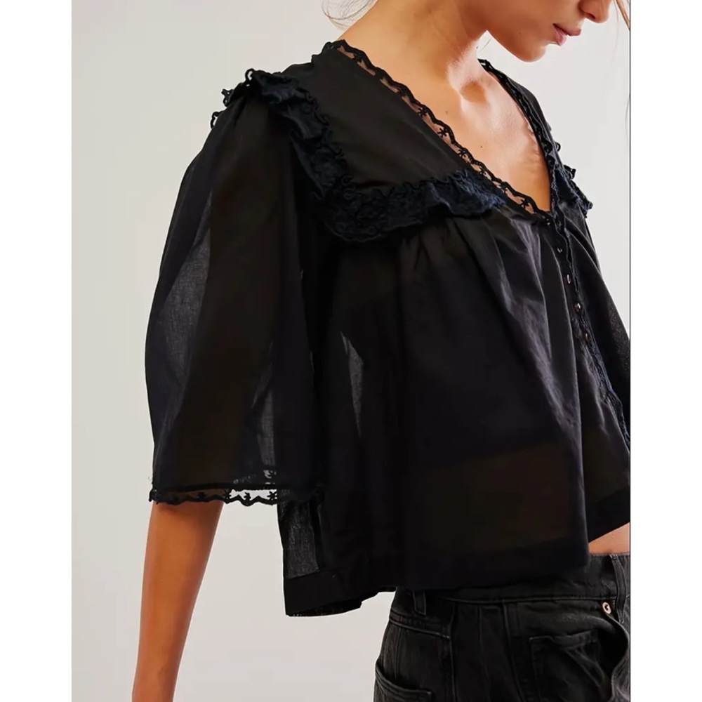 Chic Black Ruffle Button-Up Blouse - Picture 7 of 8
